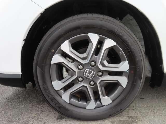 フリード＋ クロスター　ナビ　フルセグ　Ｒカメラ　ＥＴＣ　ＡＷ　ＬＥＤ　衝突被害軽減ブレーキ　アダプティブクルーズコントロール　レーンキープアシスト　ミュージックプレイヤー接続可（8枚目）