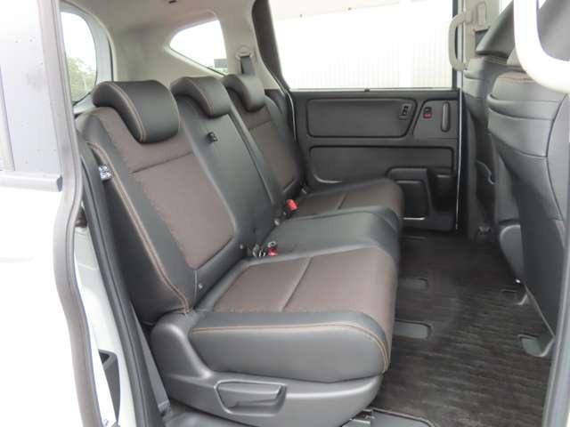 フリード＋ クロスター　ナビ　フルセグ　Ｒカメラ　ＥＴＣ　ＡＷ　ＬＥＤ　衝突被害軽減ブレーキ　アダプティブクルーズコントロール　レーンキープアシスト　ミュージックプレイヤー接続可（11枚目）