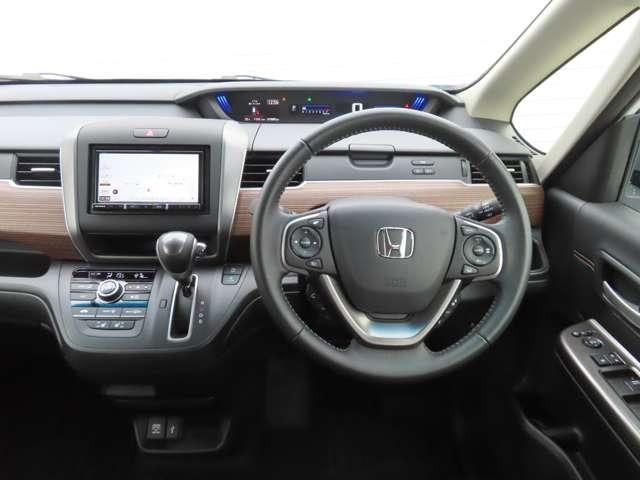 フリード＋ クロスター　ナビ　フルセグ　Ｒカメラ　ＥＴＣ　ＡＷ　ＬＥＤ　衝突被害軽減ブレーキ　アダプティブクルーズコントロール　レーンキープアシスト　ミュージックプレイヤー接続可（12枚目）