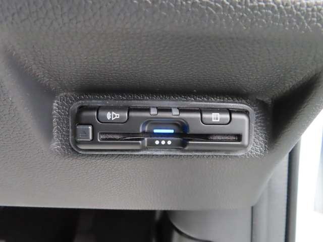 フリード＋ クロスター　ナビ　フルセグ　Ｒカメラ　ＥＴＣ　ＡＷ　ＬＥＤ　衝突被害軽減ブレーキ　アダプティブクルーズコントロール　レーンキープアシスト　ミュージックプレイヤー接続可（15枚目）