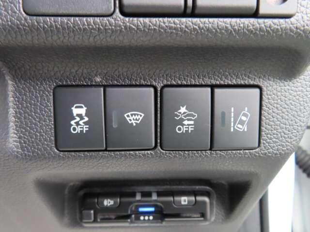 フリード＋ クロスター　ナビ　フルセグ　Ｒカメラ　ＥＴＣ　ＡＷ　ＬＥＤ　衝突被害軽減ブレーキ　アダプティブクルーズコントロール　レーンキープアシスト　ミュージックプレイヤー接続可（16枚目）