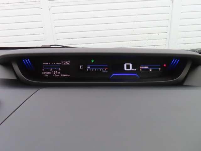 フリード＋ クロスター　ナビ　フルセグ　Ｒカメラ　ＥＴＣ　ＡＷ　ＬＥＤ　衝突被害軽減ブレーキ　アダプティブクルーズコントロール　レーンキープアシスト　ミュージックプレイヤー接続可（19枚目）