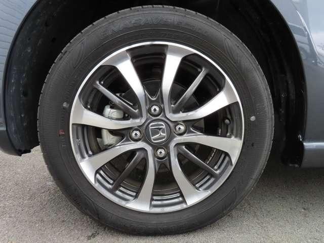 N-BOXカスタム  Rカメラ AW LED ホンダセンシング アダプティブクルーズコントロール レーンキープアシスト 頸部衝撃緩和ヘッドレスト オートマチックハイビーム ミュージックプレイヤー接続可(8枚目)