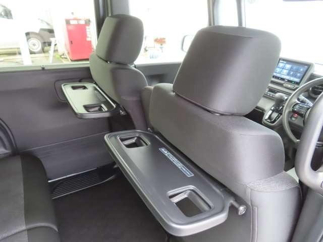 N-BOXカスタム  Rカメラ AW LED ホンダセンシング アダプティブクルーズコントロール レーンキープアシスト 頸部衝撃緩和ヘッドレスト オートマチックハイビーム ミュージックプレイヤー接続可(12枚目)