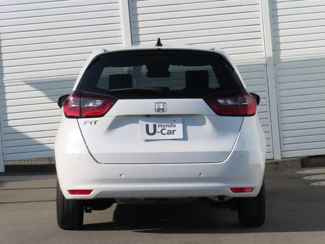 フィット ホーム　Ｒカメラ　ＥＴＣ　ＬＥＤ　ディスプレイオーディオ　スマートキー　ミュージックプレイヤー接続可　衝突被害軽減ブレーキ　アダプティブクルーズコントロール　レーンキープアシスト　障害物センサー（6枚目）