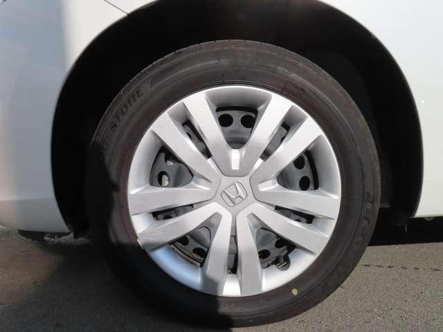 フィット ホーム　Ｒカメラ　ＥＴＣ　ＬＥＤ　ディスプレイオーディオ　スマートキー　ミュージックプレイヤー接続可　衝突被害軽減ブレーキ　アダプティブクルーズコントロール　レーンキープアシスト　障害物センサー（8枚目）