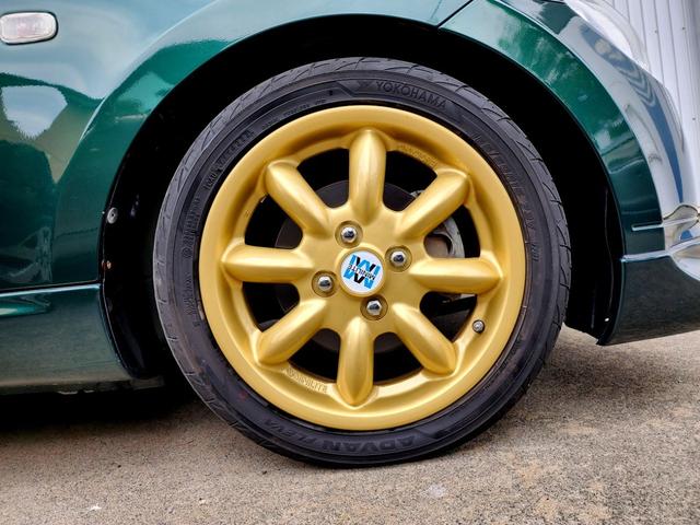 コペン タンレザーエディション　４ＡＴ　タンレザーシート　純正フルエアロ　ＭＯＭＯウッドハンドル　ＭＩＮＩＬＩＴＥアルミホイール　ＳＨＯＷＡサスペンション　シートヒーター　ＥＴＣ　専門店整備済み　屋内展示車両（28枚目）