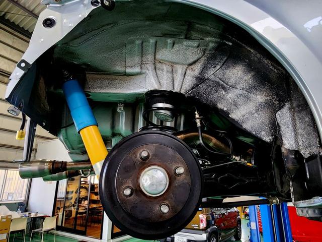 コペン アルティメットエディションＩＩ　４ＡＴ　純正ＲＥＣＡＲＯシート　ＢＢＳアルミホイール　ＭＯＭＯハンドル　ビルシュタインサス　シートヒーター　バックカメラ　ＥＴＣ　ＨＩＤヘッドライト　Ｇ－ＰＫＧ　専門店整備済み　屋内展示車両（41枚目）