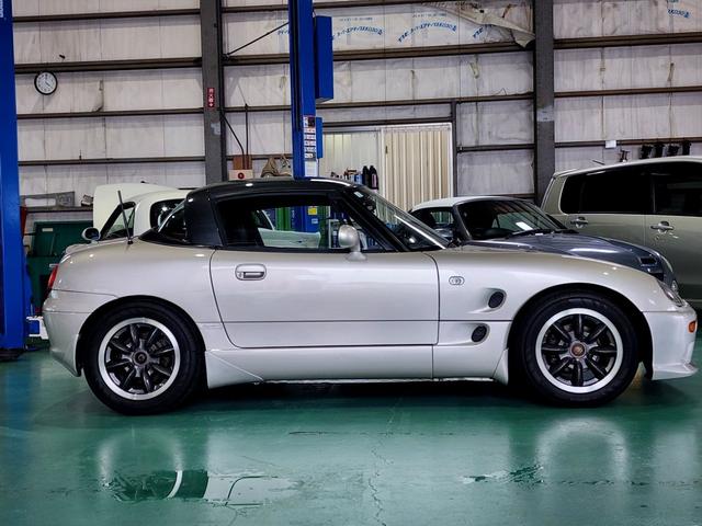 カプチーノ ベースグレード　５速ミッション　走行距離８５０００ＫＭ台　ＢＲＫ車高調　パナスポーツアルミホイール　社外マフラー　社外インタークーラー　ＭＯＭＯハンドル　ＥＴＣ　専門店整備済み　屋内展示車両（8枚目）