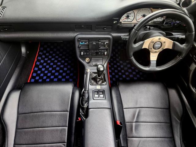 カプチーノ ベースグレード　５速ミッション　走行距離８５０００ＫＭ台　ＢＲＫ車高調　パナスポーツアルミホイール　社外マフラー　社外インタークーラー　ＭＯＭＯハンドル　ＥＴＣ　専門店整備済み　屋内展示車両（17枚目）