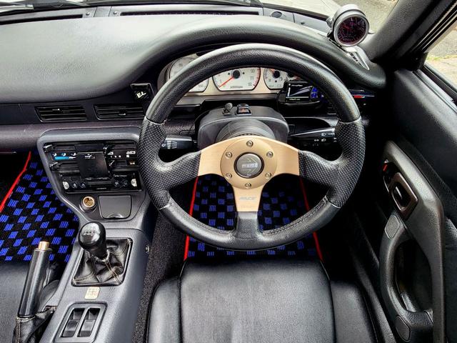 カプチーノ ベースグレード　５速ミッション　走行距離８５０００ＫＭ台　ＢＲＫ車高調　パナスポーツアルミホイール　社外マフラー　社外インタークーラー　ＭＯＭＯハンドル　ＥＴＣ　専門店整備済み　屋内展示車両（20枚目）