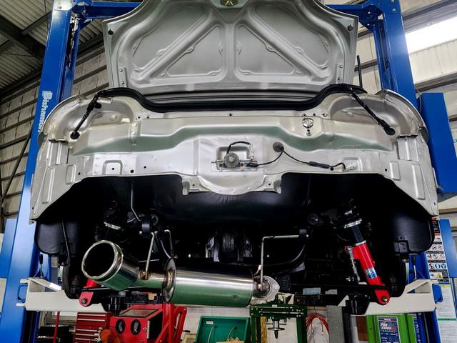 カプチーノ ベースグレード　５速ミッション　走行距離８５０００ＫＭ台　ＢＲＫ車高調　パナスポーツアルミホイール　社外マフラー　社外インタークーラー　ＭＯＭＯハンドル　ＥＴＣ　専門店整備済み　屋内展示車両（35枚目）