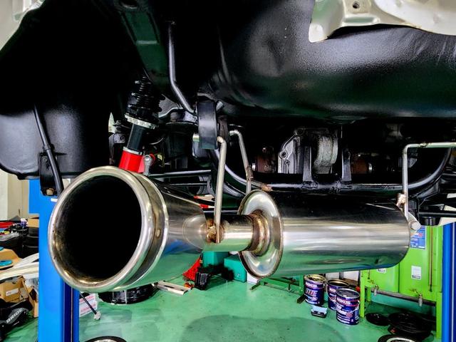 カプチーノ ベースグレード　５速ミッション　走行距離８５０００ＫＭ台　ＢＲＫ車高調　パナスポーツアルミホイール　社外マフラー　社外インタークーラー　ＭＯＭＯハンドル　ＥＴＣ　専門店整備済み　屋内展示車両（42枚目）