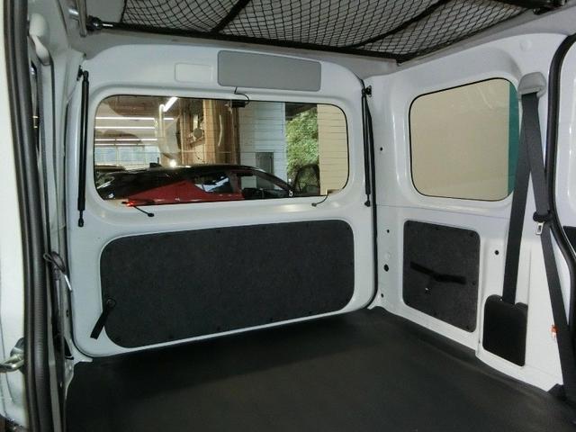 ハイゼットカーゴ クルーズ 衝突被害軽減システム 横滑り防止機能 ABS エアバッグ 盗難防止装置 アイドリングストップ バックカメラ ETC ドラレコ ミュージックプレイヤー接続可 CD スマートキー キーレス フル装備(18枚目)