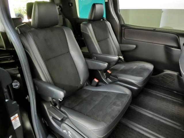 ヴォクシー ZS 煌III ワンオーナー 衝突被害軽減システム 横滑り防止機能 ABS エアバッグ オートクルーズコントロール 盗難防止装置 アイドリングストップ バックカメラ 後席モニター ETC ミュージックプレイヤー接続可(13枚目)