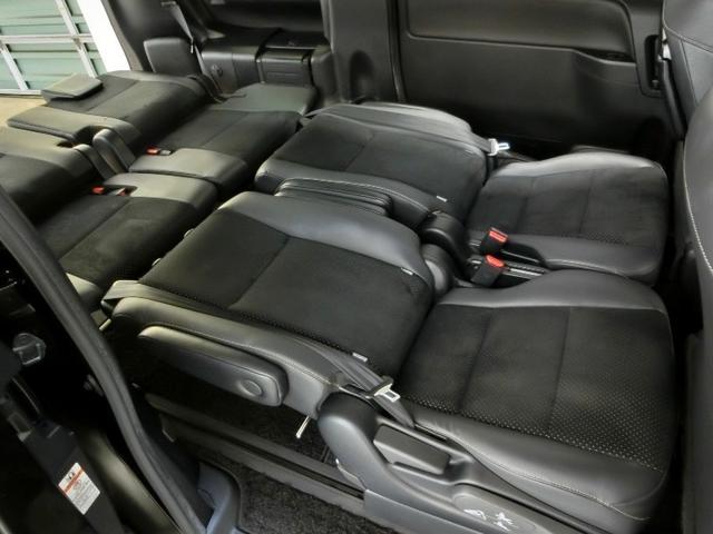 ヴォクシー ZS 煌III ワンオーナー 衝突被害軽減システム 横滑り防止機能 ABS エアバッグ オートクルーズコントロール 盗難防止装置 アイドリングストップ バックカメラ 後席モニター ETC ミュージックプレイヤー接続可(17枚目)