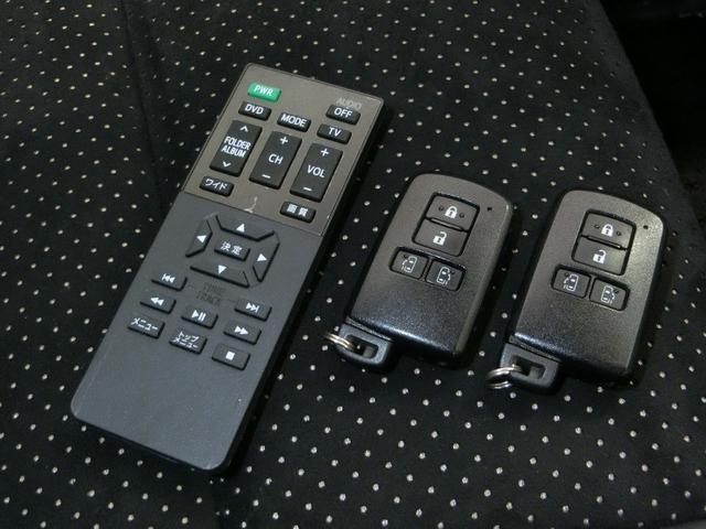 ヴォクシー ZS 煌III ワンオーナー 衝突被害軽減システム 横滑り防止機能 ABS エアバッグ オートクルーズコントロール 盗難防止装置 アイドリングストップ バックカメラ 後席モニター ETC ミュージックプレイヤー接続可(35枚目)