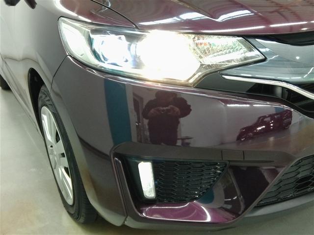 フィット １５ＸＬ　安全装備　衝突被害軽減システム　横滑り防止機能　ＡＢＳ　エアバッグ　オートクルーズコントロール　盗難防止装置　アイドリングストップ　バックカメラ　ミュージックプレイヤー接続可　ＣＤ　スマートキー（9枚目）