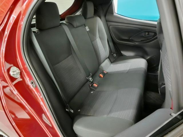 ヤリス ハイブリッドＺ　ハイブリッド　ワンオーナー　安全装備　衝突被害軽減システム　横滑り防止機能　ＡＢＳ　エアバッグ　オートクルーズコントロール　盗難防止装置　バックカメラ　ＥＴＣ　ドラレコ　ミュージックプレイヤー接続可（9枚目）