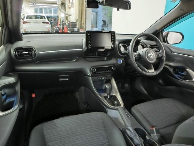 ヤリス ハイブリッドＺ　ハイブリッド　ワンオーナー　安全装備　衝突被害軽減システム　横滑り防止機能　ＡＢＳ　エアバッグ　オートクルーズコントロール　盗難防止装置　バックカメラ　ＥＴＣ　ドラレコ　ミュージックプレイヤー接続可（27枚目）