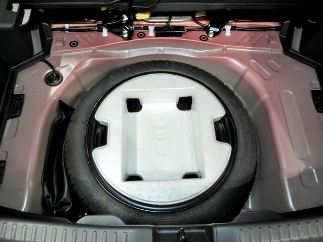 ヤリス ハイブリッドＺ　ハイブリッド　ワンオーナー　安全装備　衝突被害軽減システム　横滑り防止機能　ＡＢＳ　エアバッグ　オートクルーズコントロール　盗難防止装置　バックカメラ　ＥＴＣ　ドラレコ　ミュージックプレイヤー接続可（39枚目）