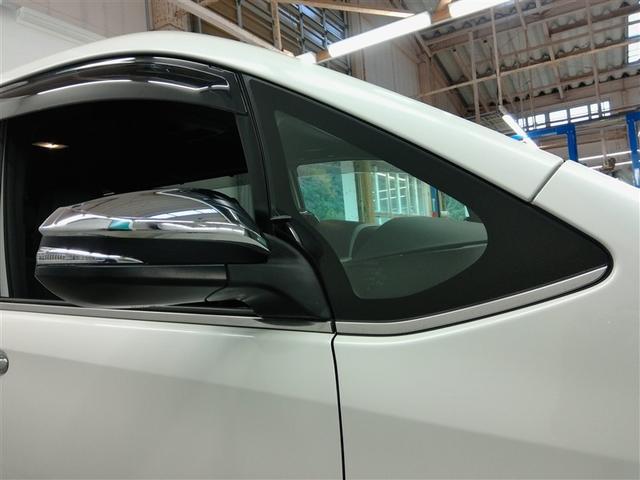 エスクァイア Ｇｉ　ブラックテーラード　ワンオーナー　衝突被害軽減システム　横滑り防止機能　ＡＢＳ　エアバッグ　オートクルーズコントロール　盗難防止装置　アイドリングストップ　バックカメラ　後席モニター　ＥＴＣ　ドラレコ　ＣＤ　スマートキー（6枚目）