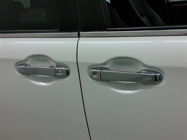 エスクァイア Ｇｉ　ブラックテーラード　ワンオーナー　衝突被害軽減システム　横滑り防止機能　ＡＢＳ　エアバッグ　オートクルーズコントロール　盗難防止装置　アイドリングストップ　バックカメラ　後席モニター　ＥＴＣ　ドラレコ　ＣＤ　スマートキー（7枚目）