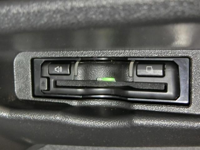 ハイエースバン スーパーGL ダークプライムII ワンオーナー 衝突被害軽減システム 横滑り防止機能 ABS エアバッグ 盗難防止装置 バックカメラ ETC ドラレコ ミュージックプレイヤー接続可 CD スマートキー キーレス フル装備 Wエアコン(17枚目)