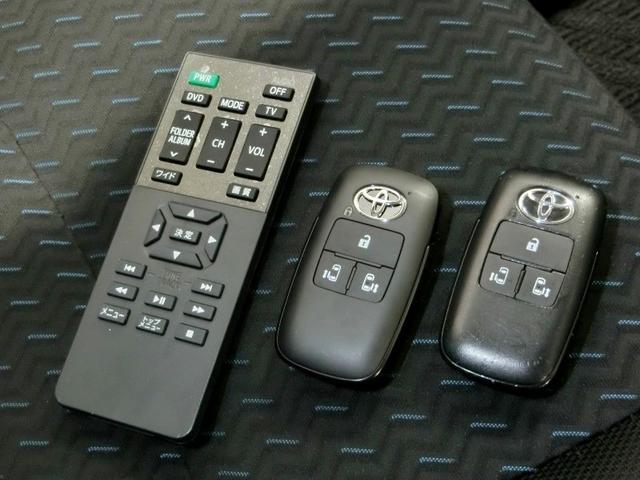 ルーミー カスタムG ワンオーナー 衝突被害軽減システム 横滑り防止機能 ABS エアバッグ オートクルーズコントロール 盗難防止装置 アイドリングストップ バックカメラ 後席モニター ETC ミュージックプレイヤー接続可(11枚目)