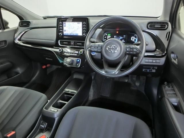 アクア X ハイブリッド ワンオーナー 展示・試乗車 安全装備 衝突被害軽減システム 横滑り防止機能 ABS エアバッグ オートクルーズコントロール 盗難防止装置 バックカメラ ETC ドラレコ スマートキー(3枚目)