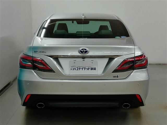 クラウンハイブリッド Ｓ　エレガンススタイルＩＩ　ハイブリッド　ワンオーナー　電動シート　安全装備　衝突被害軽減システム　横滑り防止機能　ＡＢＳ　エアバッグ　オートクルーズコントロール　盗難防止装置　バックカメラ　ＥＴＣ　ドラレコ　ＣＤ　スマートキー（4枚目）