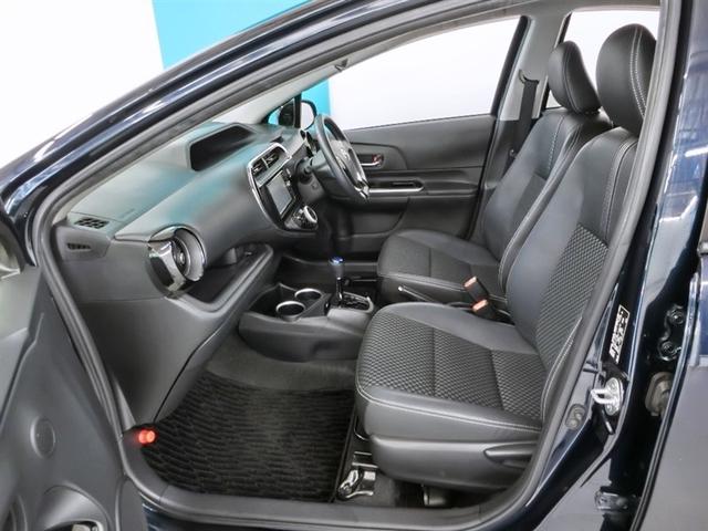 アクア クロスオーバー　ハイブリッド　ワンオーナー　衝突被害軽減システム　横滑り防止機能　ＡＢＳ　エアバッグ　盗難防止装置　バックカメラ　ドラレコ　ミュージックプレイヤー接続可　ＣＤ　スマートキー　キーレス　フル装備（32枚目）