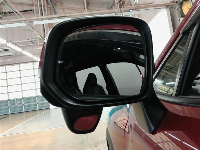 �h�A�~���[�͓d���i�[�@�\������܂��B���Ԃ���ۂɂ��̋@�\������Ƒ�ϕ֗��ł��ˁB