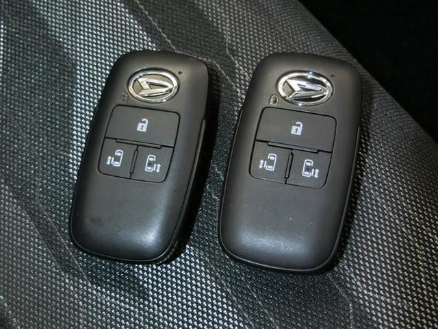 タント ファンクロス　安全装備　衝突被害軽減システム　横滑り防止機能　ＡＢＳ　エアバッグ　盗難防止装置　アイドリングストップ　バックカメラ　ミュージックプレイヤー接続可　スマートキー　キーレス　フル装備　両側電動スライド（20枚目）