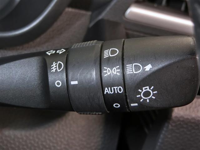 �I�[�g���C�g�́A�Â��Ȃ�Ǝ����œ_���A�G���W���؂��ăh�A��߂�Ə������܂��B