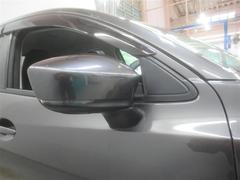 ドアミラーは電動格納機能もあります。駐車する際にこの機能があると大変便利ですね。 6