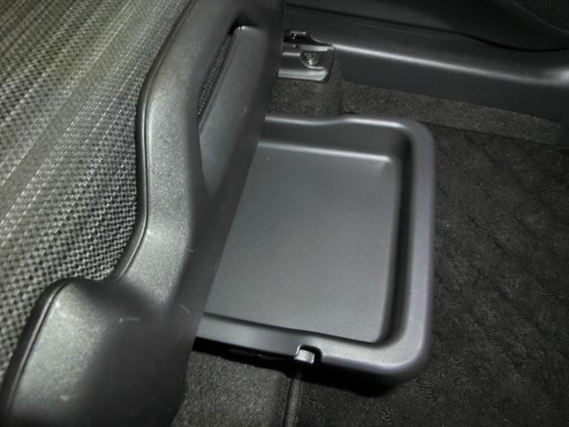 ヤリス ハイブリッドＺ　ハイブリッド　ワンオーナー　展示・試乗車　安全装備　衝突被害軽減システム　横滑り防止機能　ＡＢＳ　エアバッグ　オートクルーズコントロール　盗難防止装置　バックカメラ　ＥＴＣ　ドラレコ　スマートキー（12枚目）