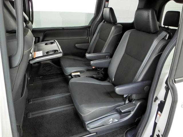 ノア ハイブリッドSi ダブルバイビーII ハイブリッド ワンオーナー 衝突被害軽減システム 横滑り防止機能 ABS エアバッグ オートクルーズコントロール 盗難防止装置 バックカメラ ETC ドラレコ ミュージックプレイヤー接続可 CD(12枚目)