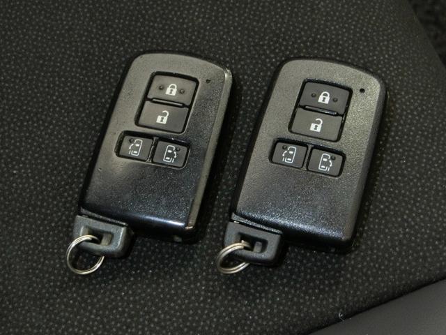 ノア ハイブリッドSi ダブルバイビーII ハイブリッド ワンオーナー 衝突被害軽減システム 横滑り防止機能 ABS エアバッグ オートクルーズコントロール 盗難防止装置 バックカメラ ETC ドラレコ ミュージックプレイヤー接続可 CD(33枚目)