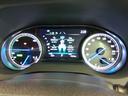 とても見やすいメーターです。夜間時はラグジュアリーな気分にさせてくれる照明が魅力ですので、夜のドライブも楽しみになりますよ♪