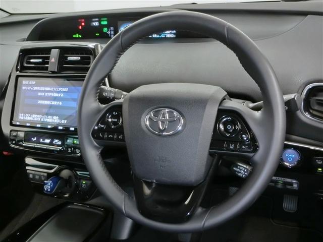 プリウス A ハイブリッド ワンオーナー 電動シート 安全装備 衝突被害軽減システム 横滑り防止機能 ABS エアバッグ オートクルーズコントロール 盗難防止装置 バックカメラ ETC ドラレコ CD スマートキー(12枚目)