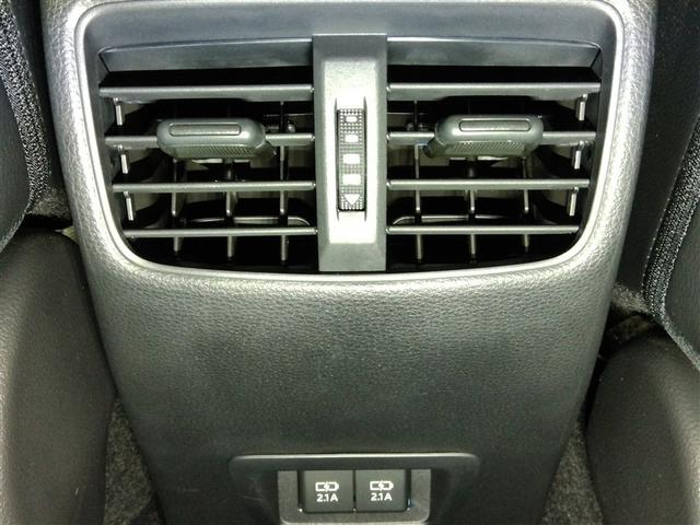 カローラクロス ハイブリッド　Ｚ　ハイブリッド　ワンオーナー　展示・試乗車　ハーフレザー　電動シート　安全装備　衝突被害軽減システム　横滑り防止機能　ＡＢＳ　エアバッグ　オートクルーズコントロール　盗難防止装置　ナビ　バックカメラ（16枚目）