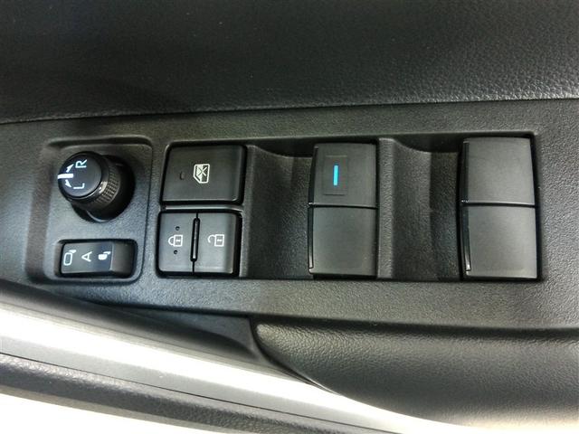 カローラクロス ハイブリッド　Ｚ　ハイブリッド　ワンオーナー　展示・試乗車　ハーフレザー　電動シート　安全装備　衝突被害軽減システム　横滑り防止機能　ＡＢＳ　エアバッグ　オートクルーズコントロール　盗難防止装置　ナビ　バックカメラ（32枚目）
