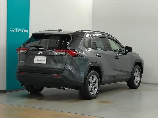 ＲＡＶ４ Ｘ　ワンオーナー　安全装備　衝突被害軽減システム　横滑り防止機能　ＡＢＳ　エアバッグ　オートクルーズコントロール　盗難防止装置　バックカメラ　ＥＴＣ　ミュージックプレイヤー接続可　スマートキー　キーレス（2枚目）
