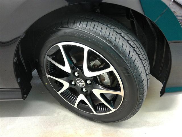 ヤリス Ｚ　展示・試乗車　安全装備　衝突被害軽減システム　横滑り防止機能　ＡＢＳ　エアバッグ　オートクルーズコントロール　盗難防止装置　ナビ　バックカメラ　ミュージックプレイヤー接続可　スマートキー　キーレス（8枚目）
