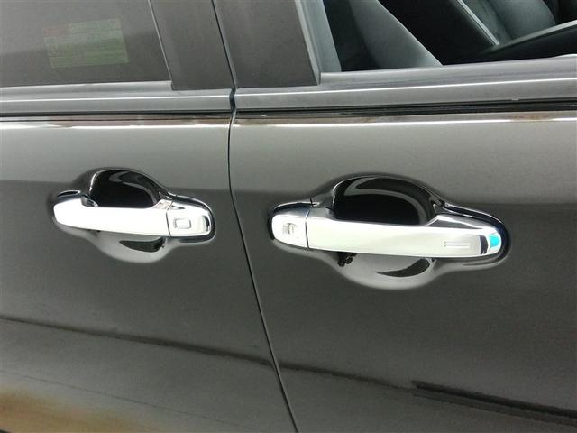 ヴォクシー ＺＳ　煌ＩＩＩ　ワンオーナー　衝突被害軽減システム　横滑り防止機能　ＡＢＳ　エアバッグ　オートクルーズコントロール　盗難防止装置　アイドリングストップ　バックカメラ　後席モニター　ＥＴＣ　ドラレコ　ＣＤ　スマートキー（6枚目）