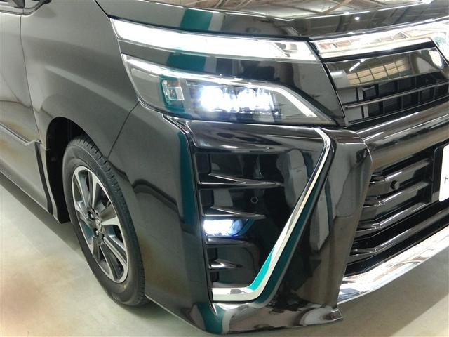 ヴォクシー ＺＳ　煌ＩＩＩ　ワンオーナー　衝突被害軽減システム　横滑り防止機能　ＡＢＳ　エアバッグ　オートクルーズコントロール　盗難防止装置　アイドリングストップ　バックカメラ　後席モニター　ＥＴＣ　ドラレコ　ＣＤ　スマートキー（8枚目）