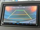 バックガイドモニターで、後方を確認しながら安心して駐車することができます。運転初心者も熟練者も必須の機能ですよ!