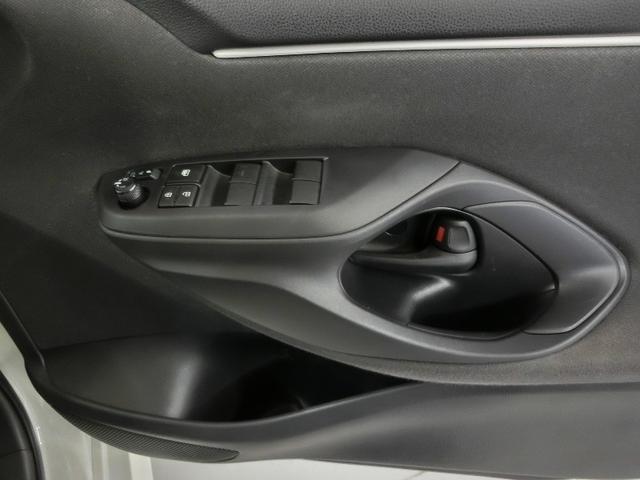 ヤリス X ワンオーナー 展示・試乗車 安全装備 衝突被害軽減システム 横滑り防止機能 ABS エアバッグ 盗難防止装置 ナビ バックカメラ ETC ドラレコ ミュージックプレイヤー接続可 スマートキー キーレス(22枚目)