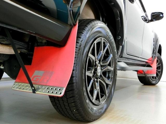 オプションのマッドガード付き。